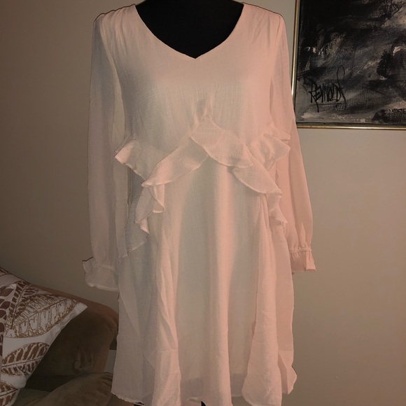 💕CREAM COLORED RUFFLE DRESS!! 💕 - Picture 4 of 8